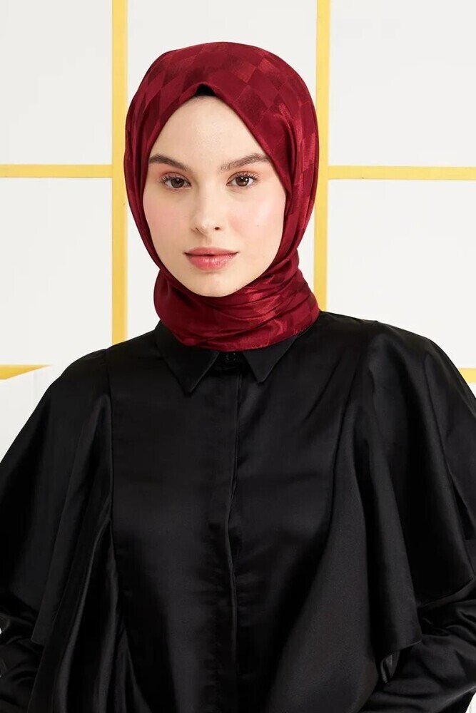 İpeksi Jakar İtalyan Şal Madame Polo ile Yaratıcı Kombinler