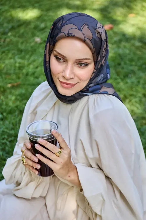Aria Koleksiyonu Belle Desen Eşarp - Antrasit - MADAME POLO
