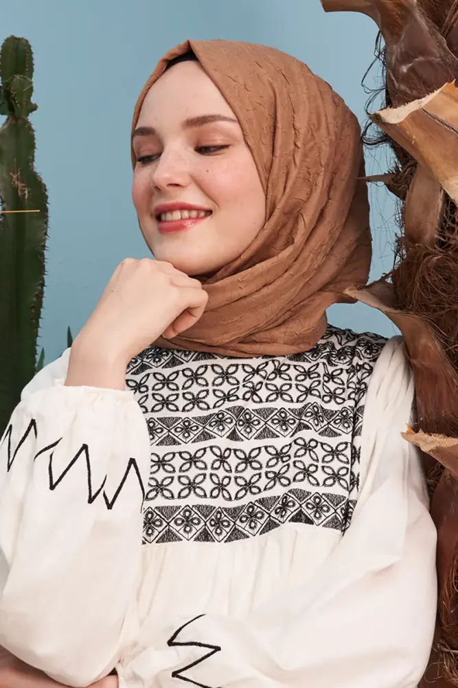 Bamboo Knee Shawl - Latte - 5