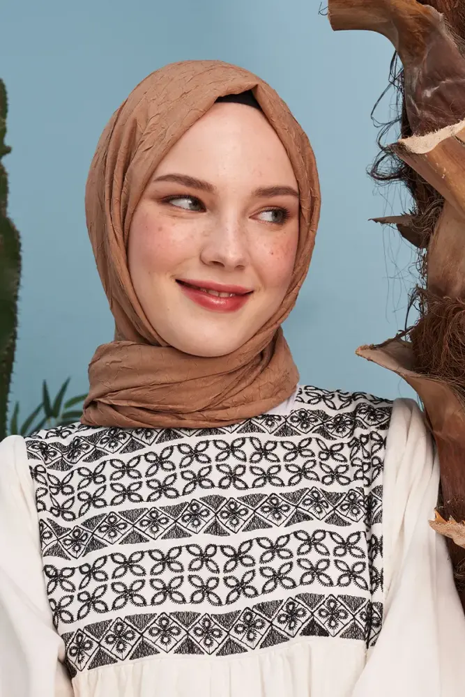 Bamboo Knee Shawl - Latte - 2