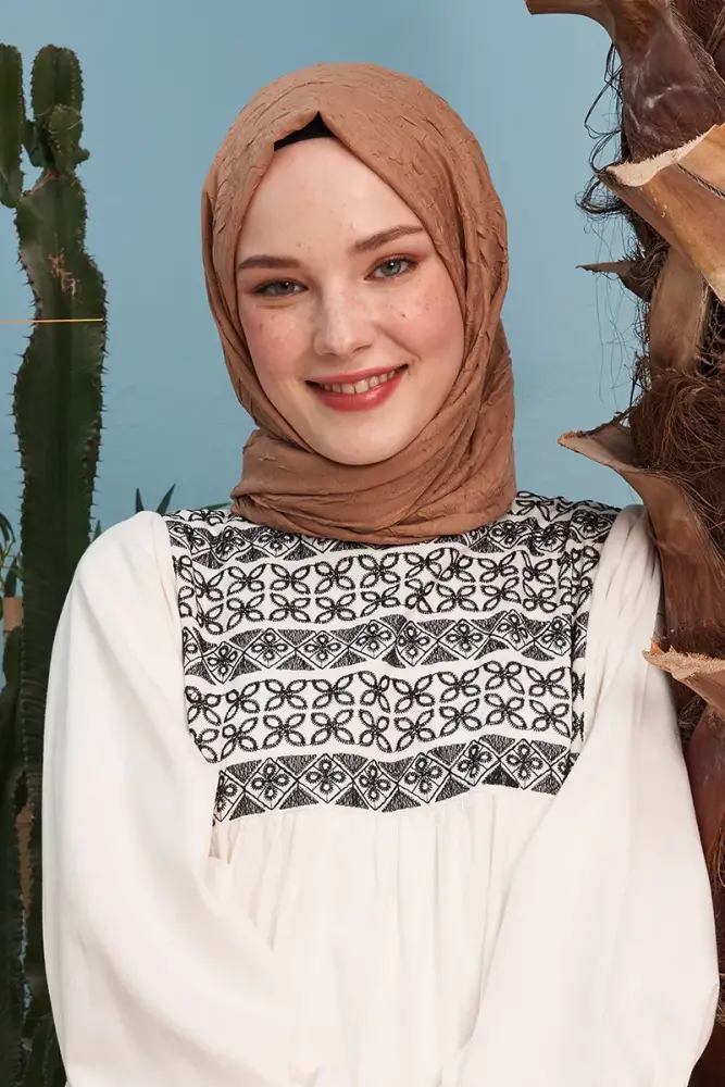 Bamboo Knee Shawl - Latte - 3
