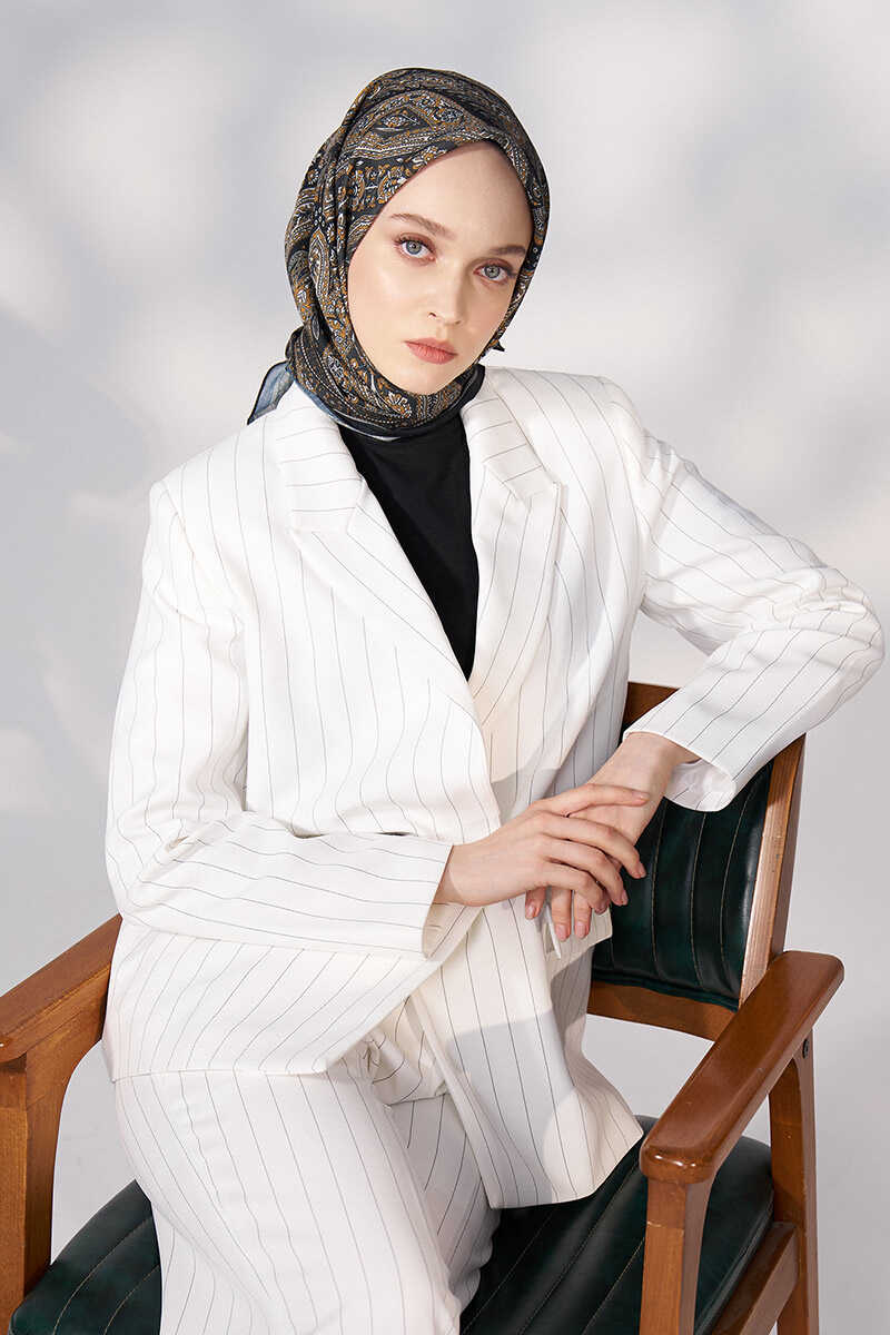 Daisy Glory Desen Eşarp - Siyah / Gold - MADAME POLO