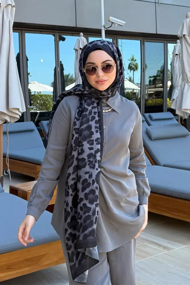 Kübra Kuş Historical Leopar Desen Şal - Siyah - 1