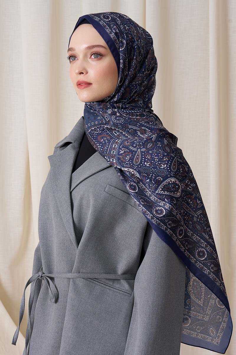 Rasiha Geçer Historical Livia Desen Şal - Lacivert - MADAME POLO