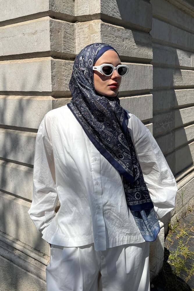 Rasiha Geçer Historical Livia Desen Şal - Lacivert - 1