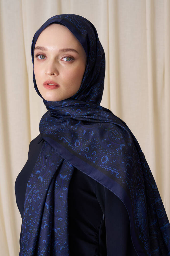Merve Nur Akyüz Historical Veloria Desen Şal - Lacivert - 2