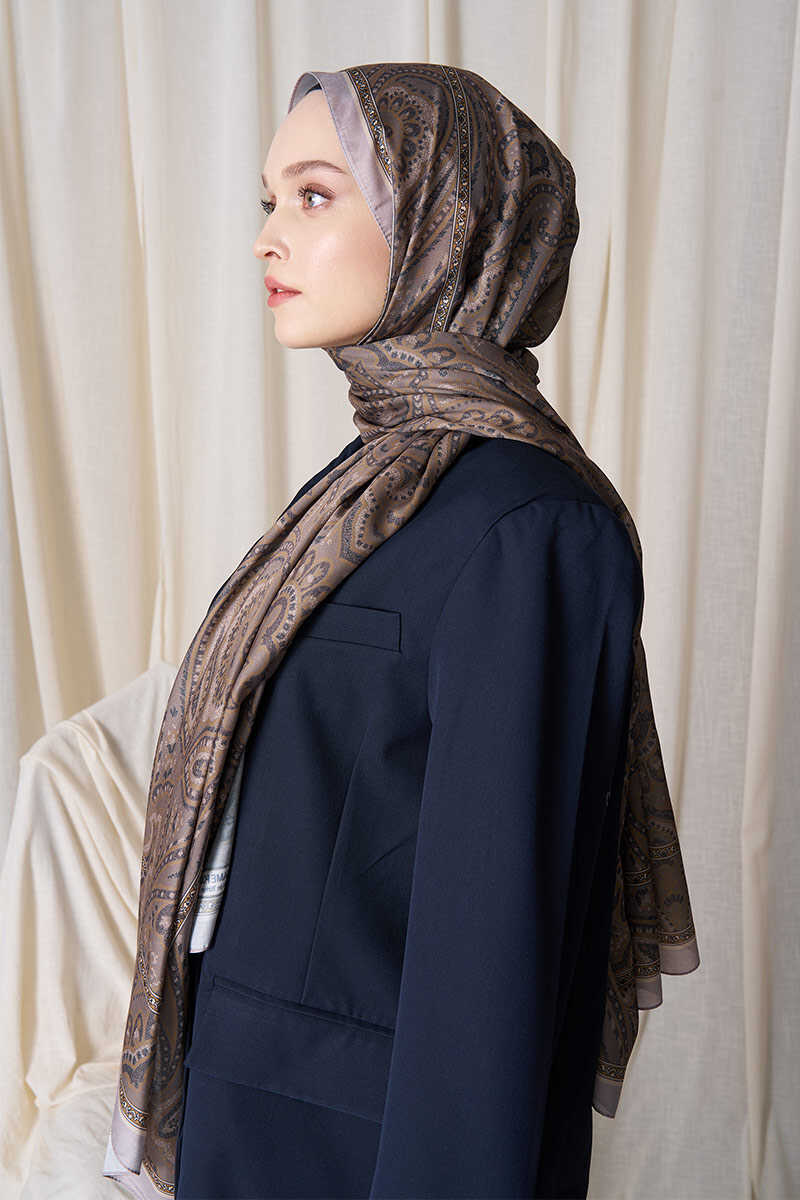 Sebanur Keskin Historical Victorian Desen Şal - Yeşil - MADAME POLO