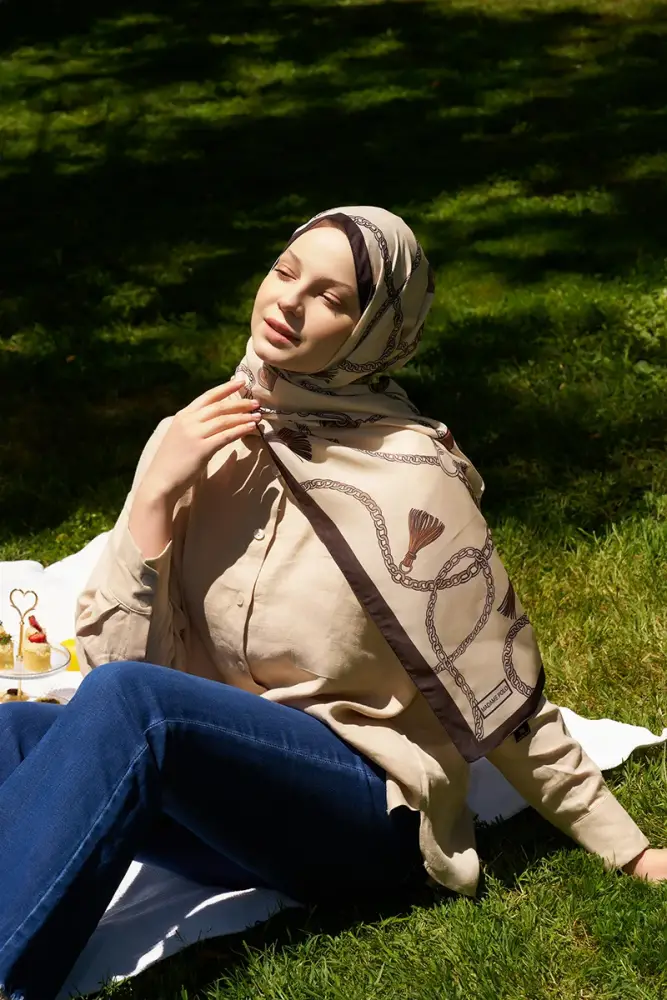 Rabia Hundi Hyper Zincir Desen Şal - Latte - 5