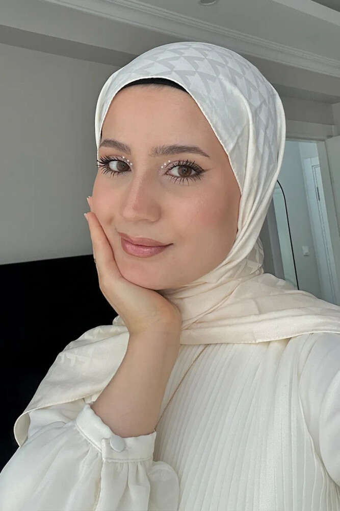Gizceylan İpeksi Jakar Lara Şal Geometrik Desen - Krem - MADAME POLO