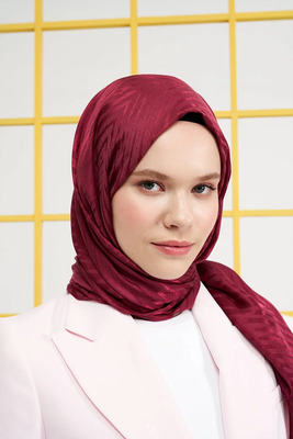 KIŞIN TREND RENGİYLE MADAME POLO ŞALLARINIZI KOMBİNLEYİN!