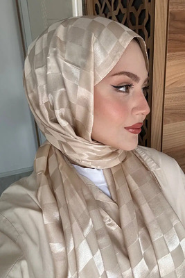 Madame Polo'nun Jakarlı Kumaşlarıyla Şıklığı Yakalayın