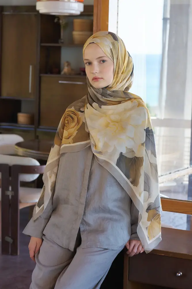 Merve Nur Akyüz Passionate Floret Desen Şal - Nefti - 3