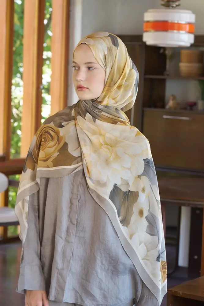 Merve Nur Akyüz Passionate Floret Desen Şal - Nefti - 5
