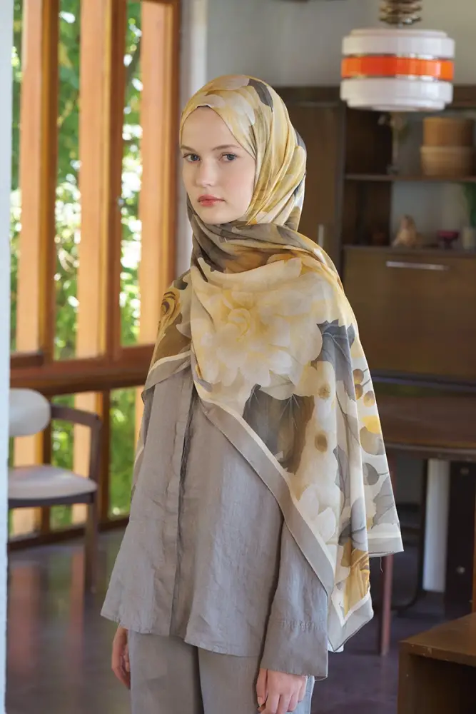 Merve Nur Akyüz Passionate Floret Desen Şal - Nefti - 6