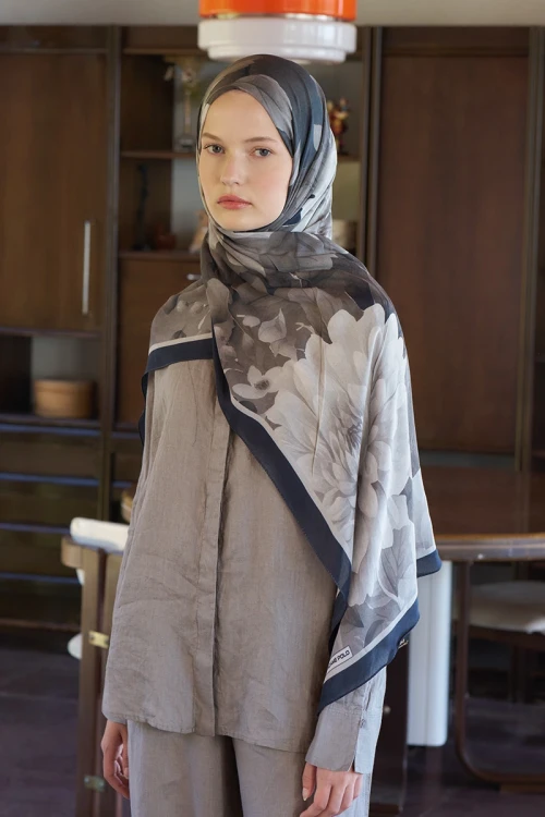 Passionate Floret Desen Şal - Siyah 