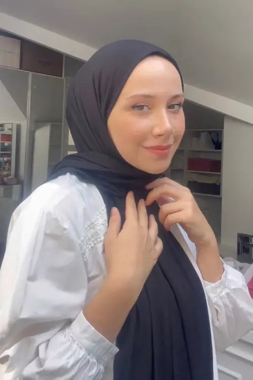 Feyza Hakyemez Penye Şal - Siyah - MADAME POLO