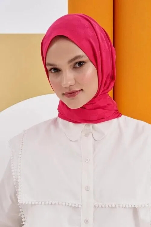 Silky Jacquard Lara Hijab Checker Pattern - Viva Magenta - MADAME POLO