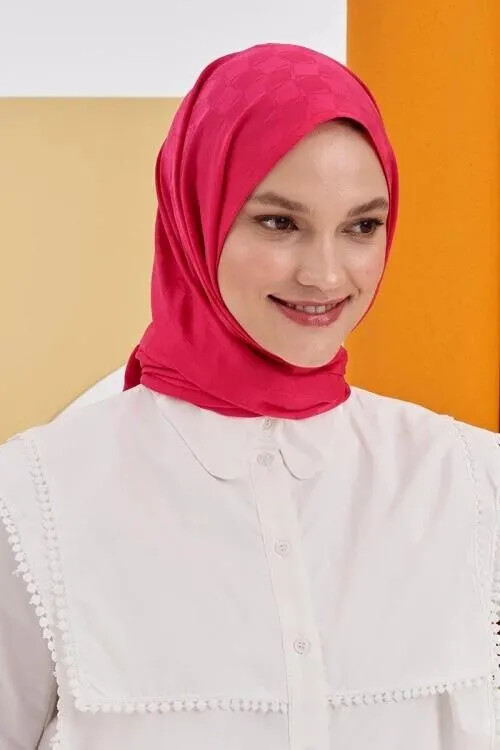 Silky Jacquard Lara Hijab Checker Pattern - Viva Magenta - MADAME POLO