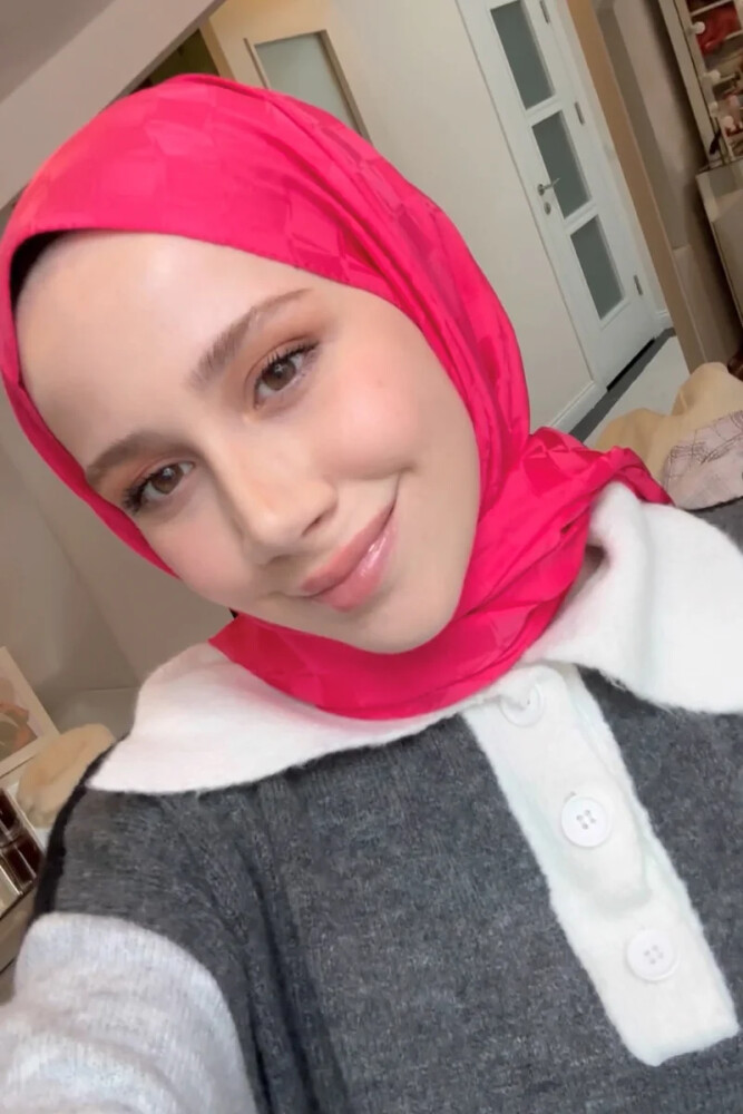 Silky Jacquard Lara Hijab Checker Pattern - Viva Magenta - MADAME POLO
